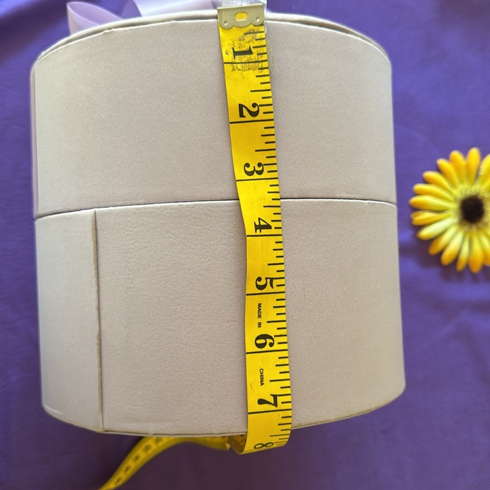 ๐ VINTAGE; Lilac-Colored Mini Hat or Gift Box with Bow and Rosebud Decor on Top! - Picture 10 of 11